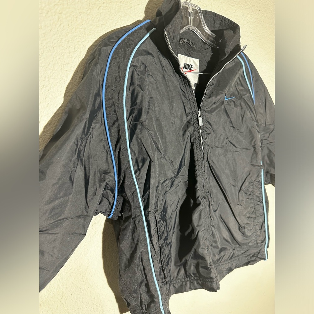 Womens Nike Retro Windbreaker - Picture 4 of 8